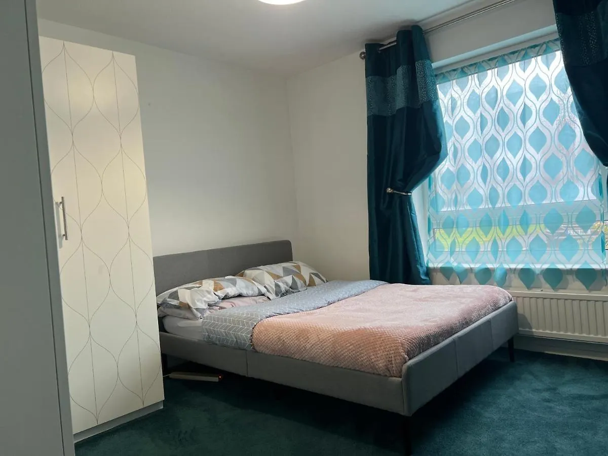 Apartment Hatton Grove Yiewsley