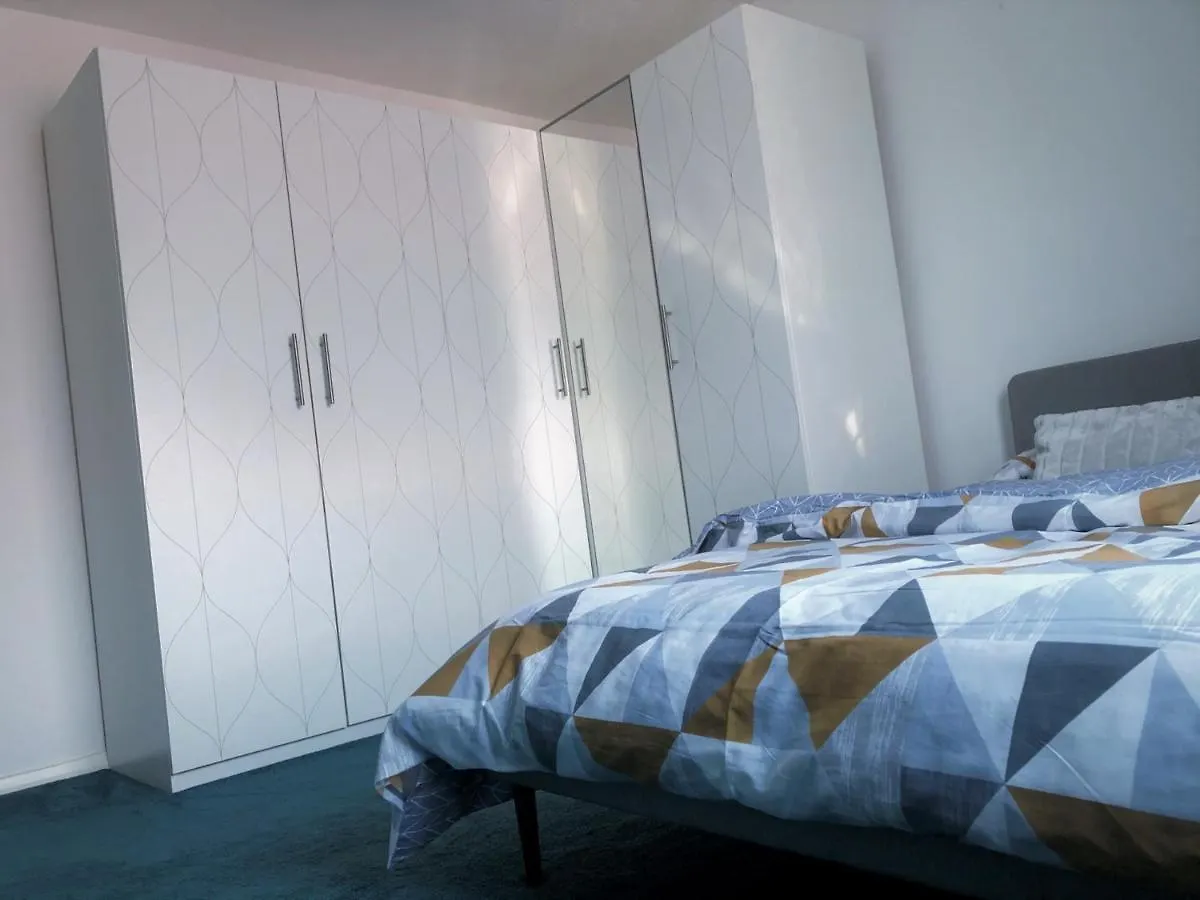 Apartment Hatton Grove Yiewsley